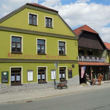 Ubytovani Ronsperk Pobezovice Bagian luar foto